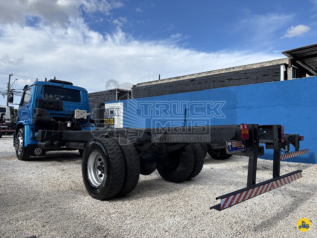 Caminhão VOLKSWAGEN VW 17180 Chassis ANO 2008 de Truck Mais Caminhões no Paraná