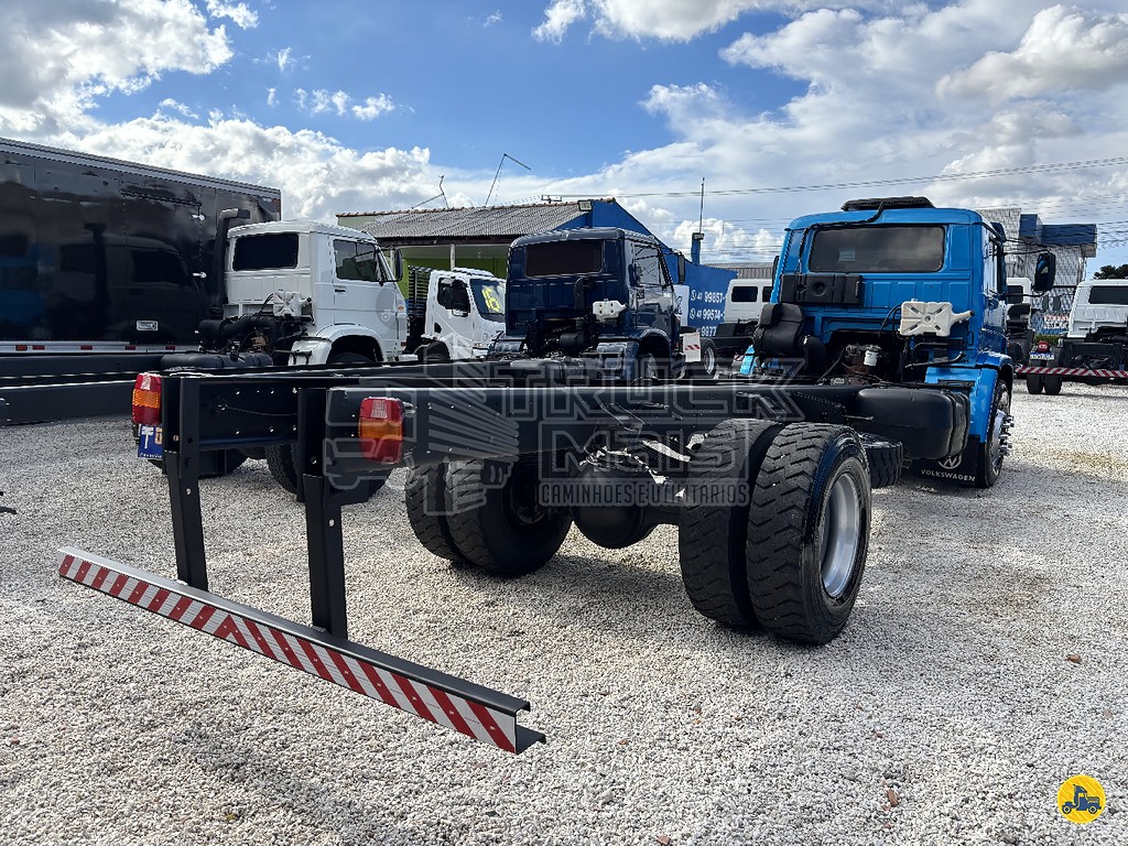 Caminhão VOLKSWAGEN VW 17180 Chassis ANO 2008 de Truck Mais Caminhões no Paraná