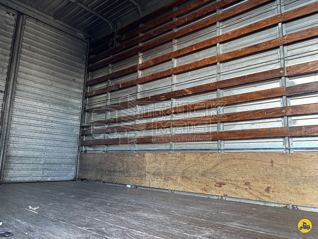 Caminhão FORD CARGO 1617 Baú Furgão ANO 2009 de Truck Mais Caminhões no Paraná