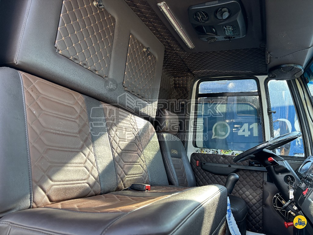 Caminhão FORD CARGO 1617 Baú Furgão ANO 2009 de Truck Mais Caminhões no Paraná