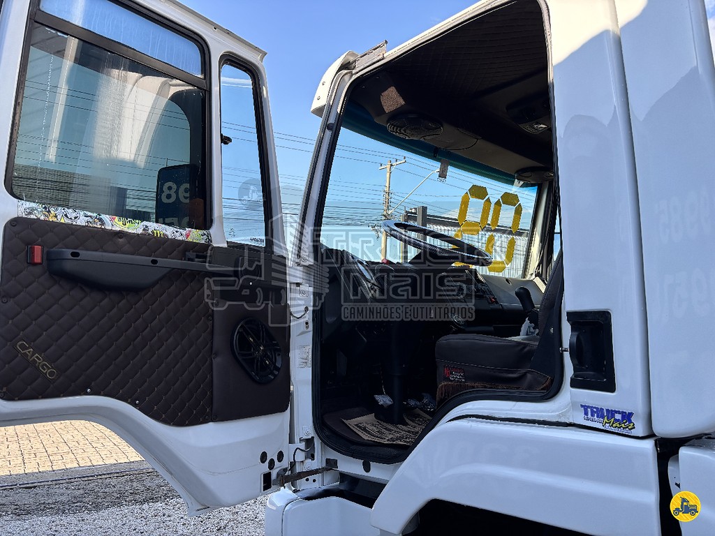Caminhão FORD CARGO 1617 Baú Furgão ANO 2009 de Truck Mais Caminhões no Paraná