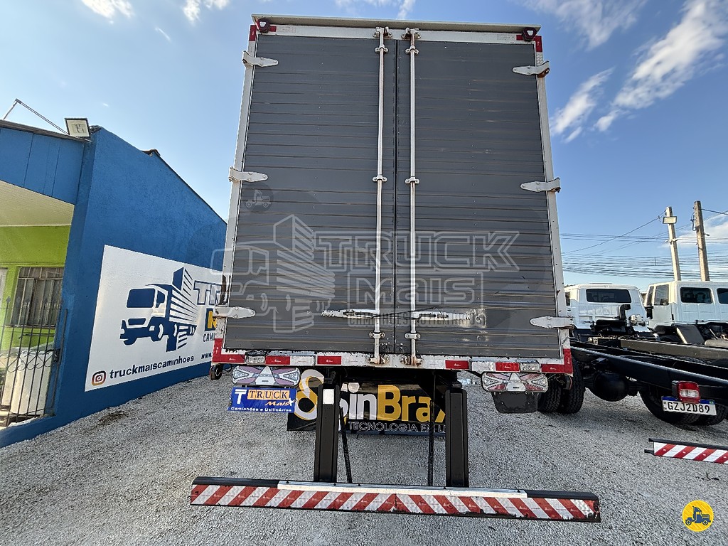 Caminhão FORD CARGO 1617 Baú Furgão ANO 2009 de Truck Mais Caminhões no Paraná