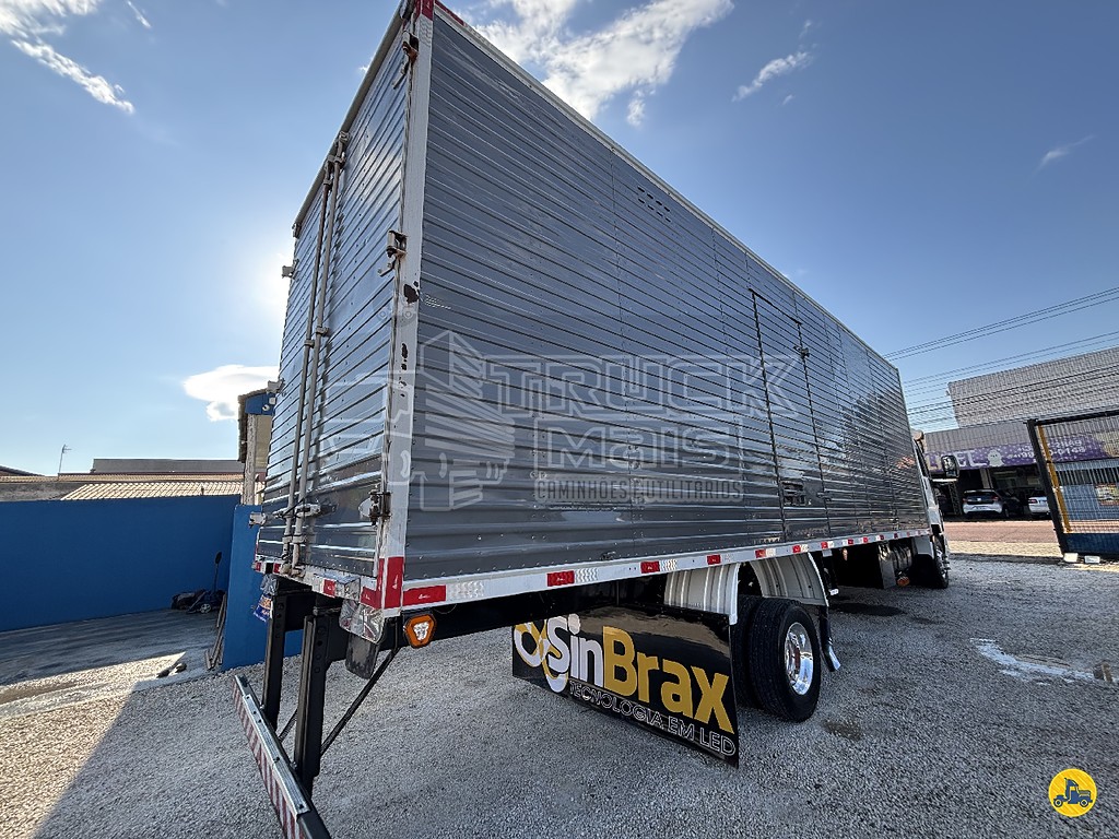 Caminhão FORD CARGO 1617 Baú Furgão ANO 2009 de Truck Mais Caminhões no Paraná