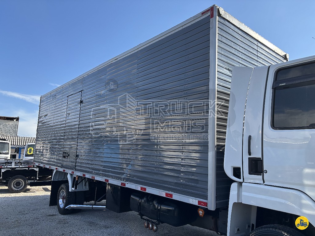 Caminhão FORD CARGO 1617 Baú Furgão ANO 2009 de Truck Mais Caminhões no Paraná
