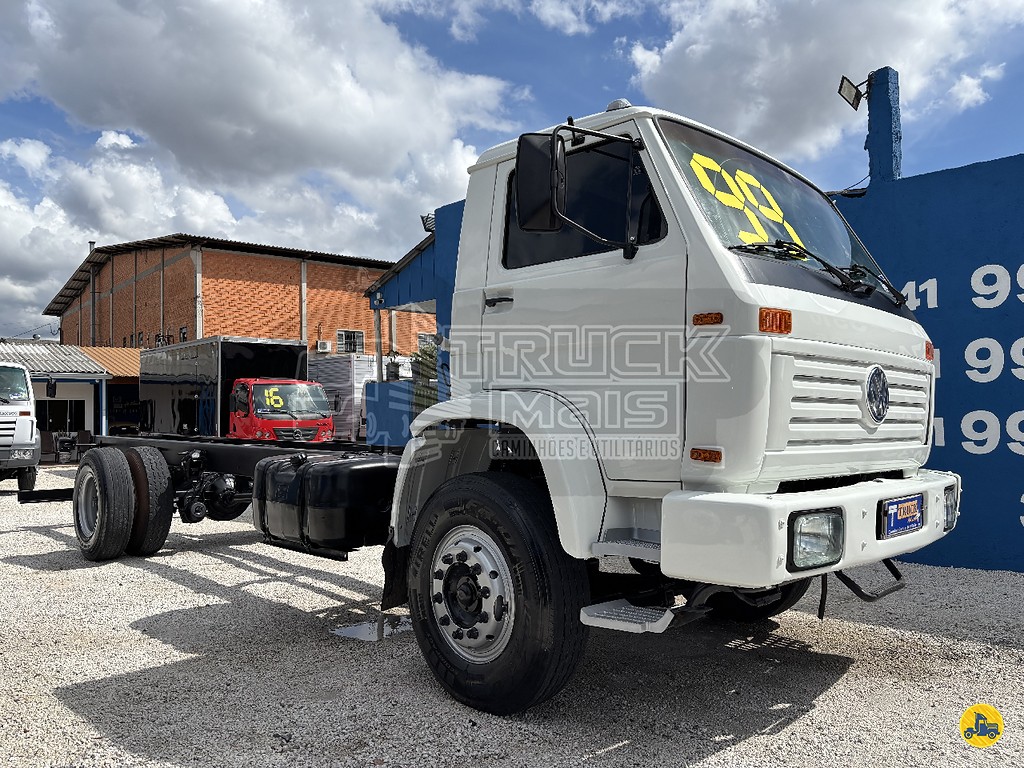 Caminhão VOLKSWAGEN VW 16170 Chassis ANO 1999 de Truck Mais Caminhões no Paraná