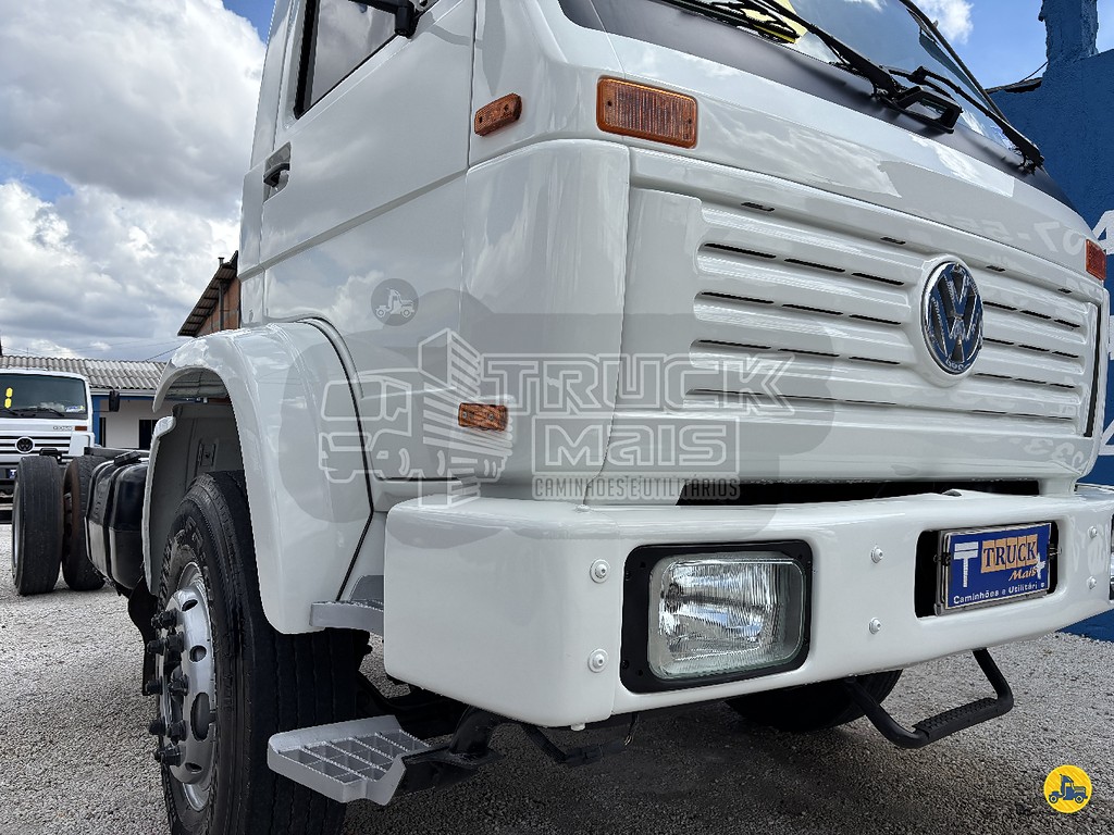 Caminhão VOLKSWAGEN VW 16170 Chassis ANO 1999 de Truck Mais Caminhões no Paraná