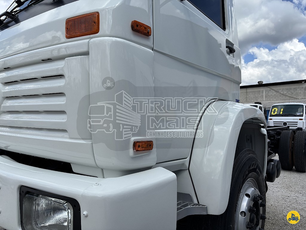 Caminhão VOLKSWAGEN VW 16170 Chassis ANO 1999 de Truck Mais Caminhões no Paraná