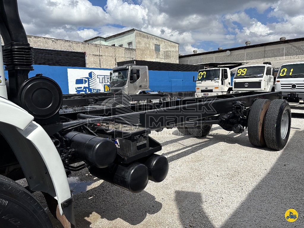 Caminhão VOLKSWAGEN VW 16170 Chassis ANO 1999 de Truck Mais Caminhões no Paraná
