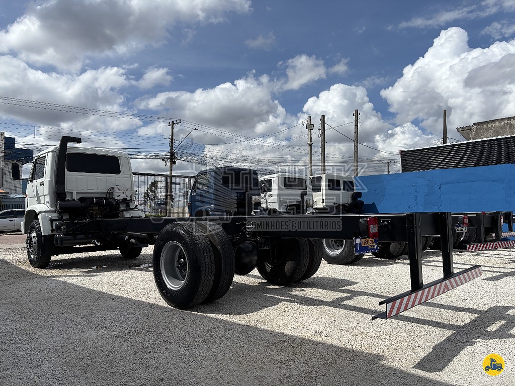 Caminhão VOLKSWAGEN VW 16170 Chassis ANO 1999 de Truck Mais Caminhões no Paraná