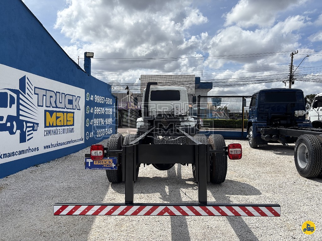 Caminhão VOLKSWAGEN VW 16170 Chassis ANO 1999 de Truck Mais Caminhões no Paraná
