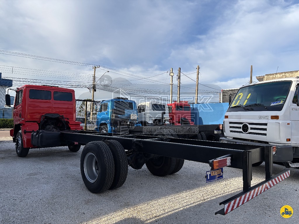 Caminhão MERCEDES BENZ MB 1318 Chassis ANO 2003 de Truck Mais Caminhões no Paraná