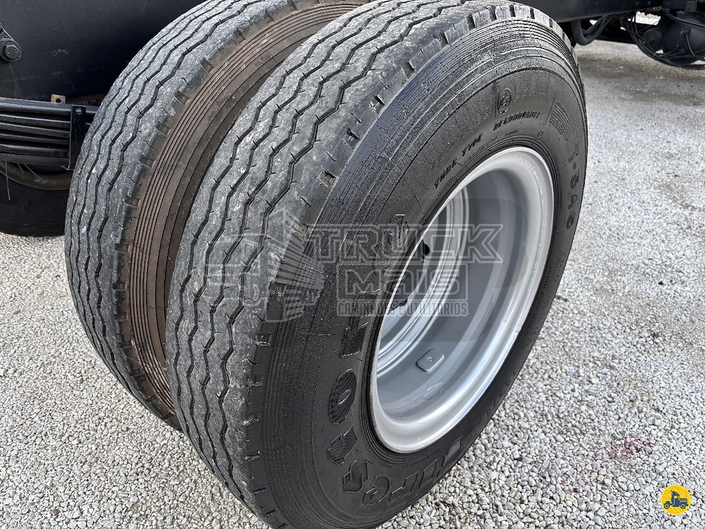 Caminhão MERCEDES BENZ MB 1318 Chassis ANO 2003 de Truck Mais Caminhões no Paraná