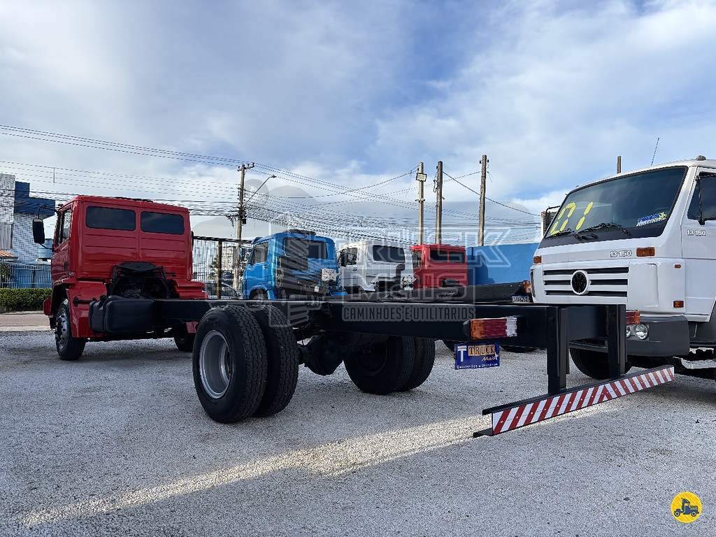 Caminhão MERCEDES BENZ MB 1318 Chassis ANO 2003 de Truck Mais Caminhões no Paraná
