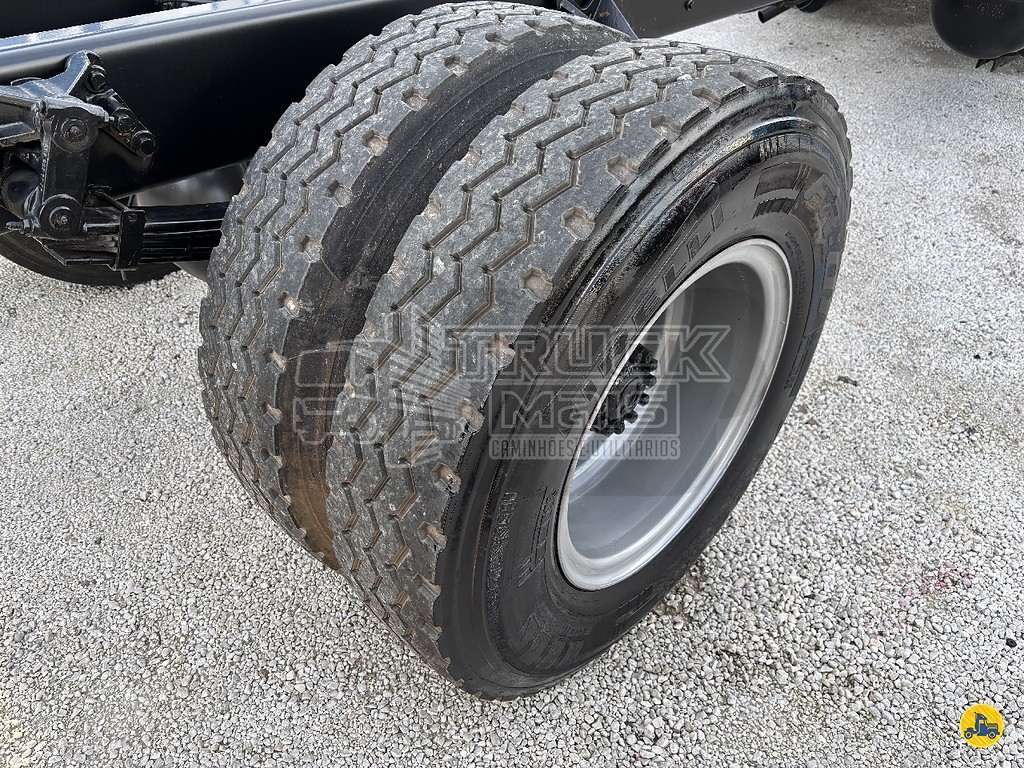 Caminhão VOLKSWAGEN 13.150 Chassis ANO 2003 de Truck Mais Caminhões no Paraná