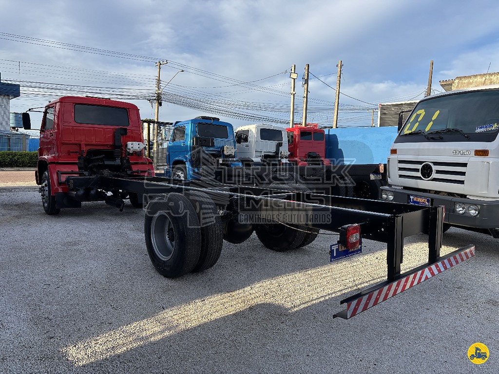 Caminhão VOLKSWAGEN 13.150 Chassis ANO 2003 de Truck Mais Caminhões no Paraná