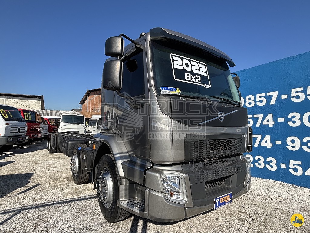 Caminhão VOLVO VM 330 Chassis ANO 2022 de Truck Mais Caminhões no Paraná