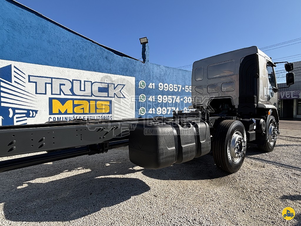 Caminhão VOLVO VM 330 Chassis ANO 2022 de Truck Mais Caminhões no Paraná