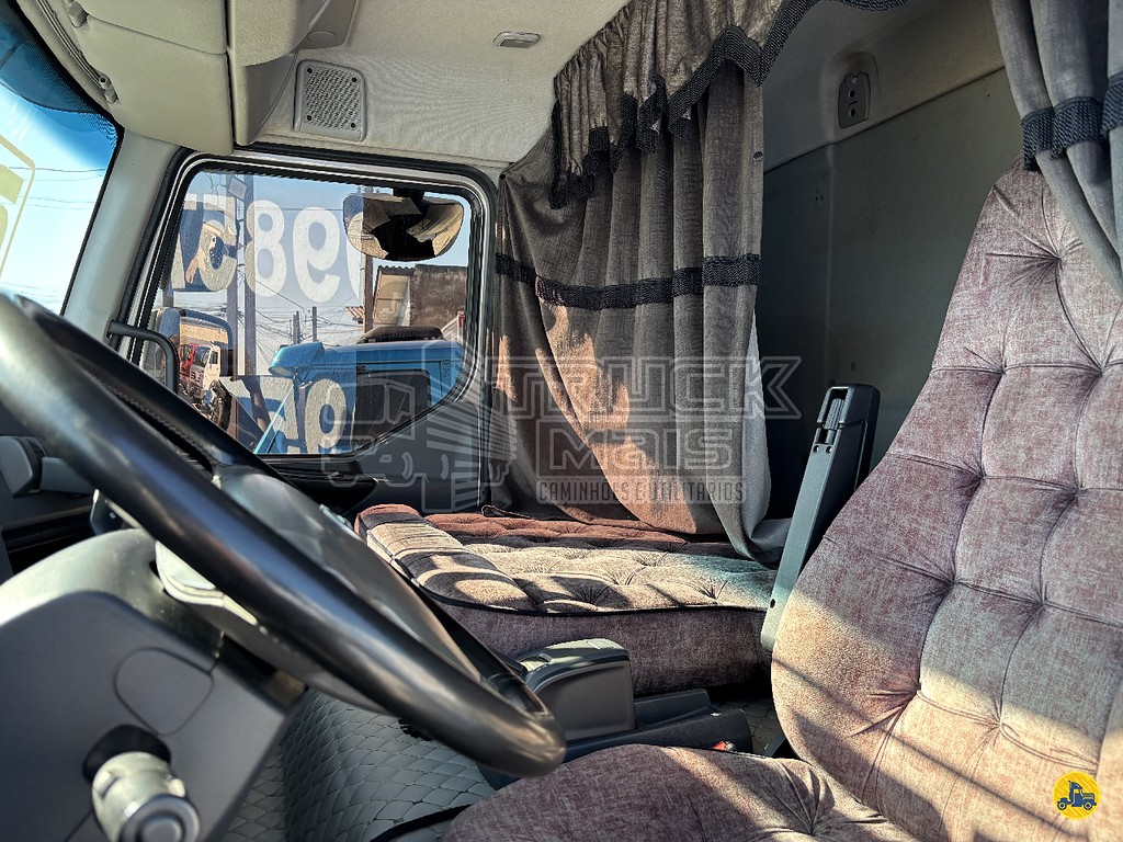 Caminhão VOLVO VM 330 Chassis ANO 2022 de Truck Mais Caminhões no Paraná