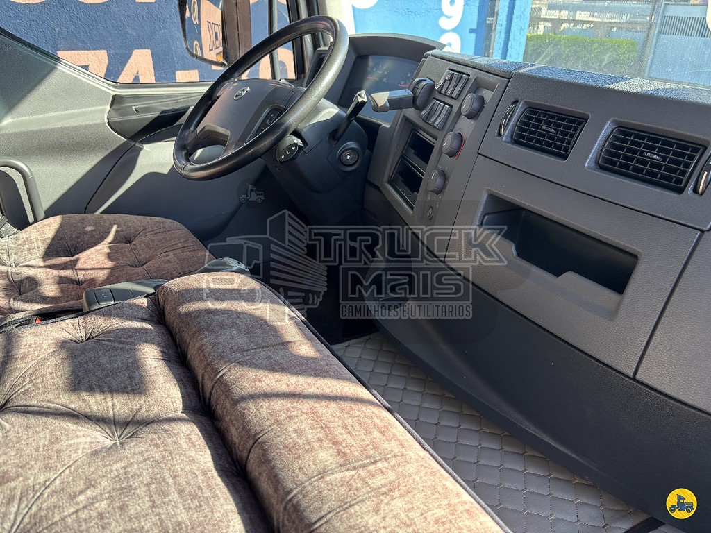 Caminhão VOLVO VM 330 Chassis ANO 2022 de Truck Mais Caminhões no Paraná