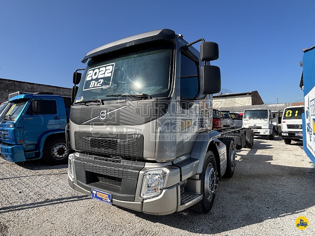 Caminhão VOLVO VM 330 Chassis ANO 2022 de Truck Mais Caminhões no Paraná