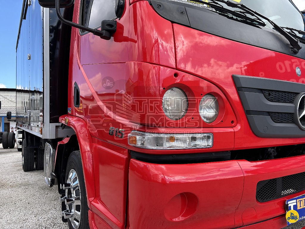 Caminhão MERCEDES BENZ MB 815 Baú Furgão ANO 2016 de Truck Mais Caminhões no Paraná