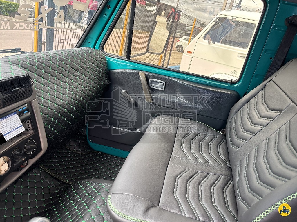 Caminhão VOLKSWAGEN VW 13150 Chassis ANO 2001 de Truck Mais Caminhões no Paraná
