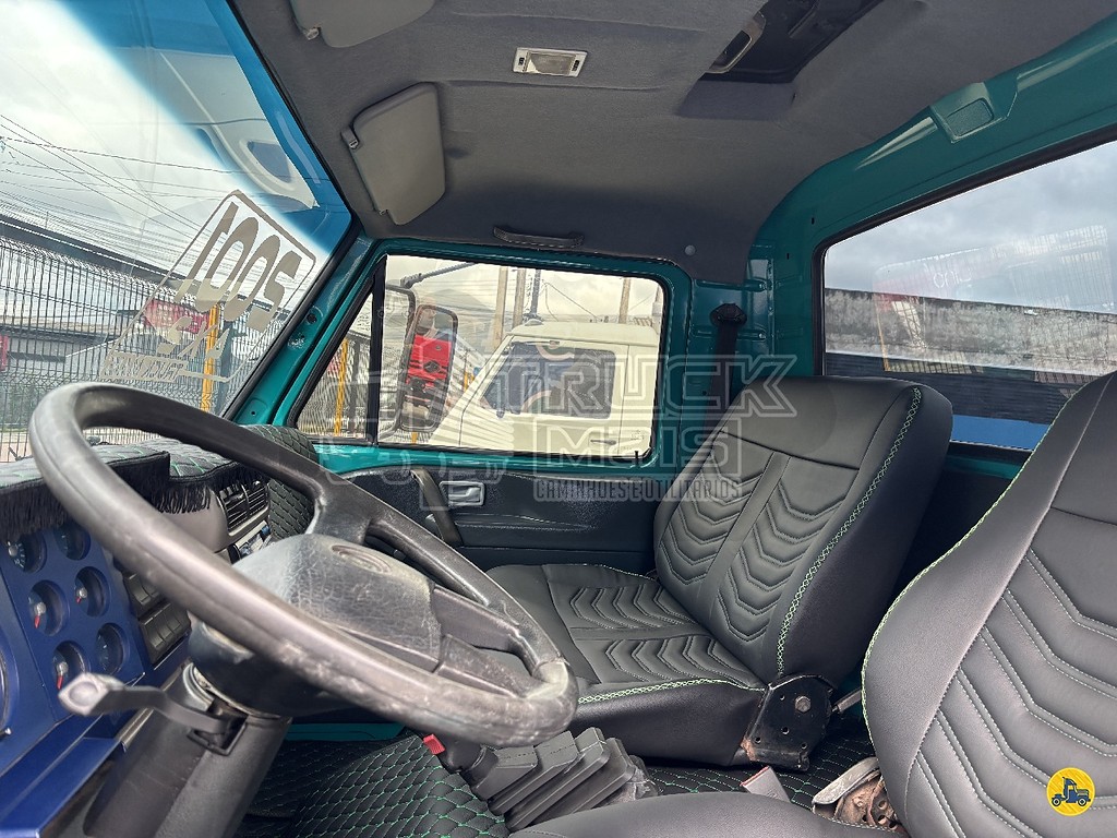 Caminhão VOLKSWAGEN VW 13150 Chassis ANO 2001 de Truck Mais Caminhões no Paraná