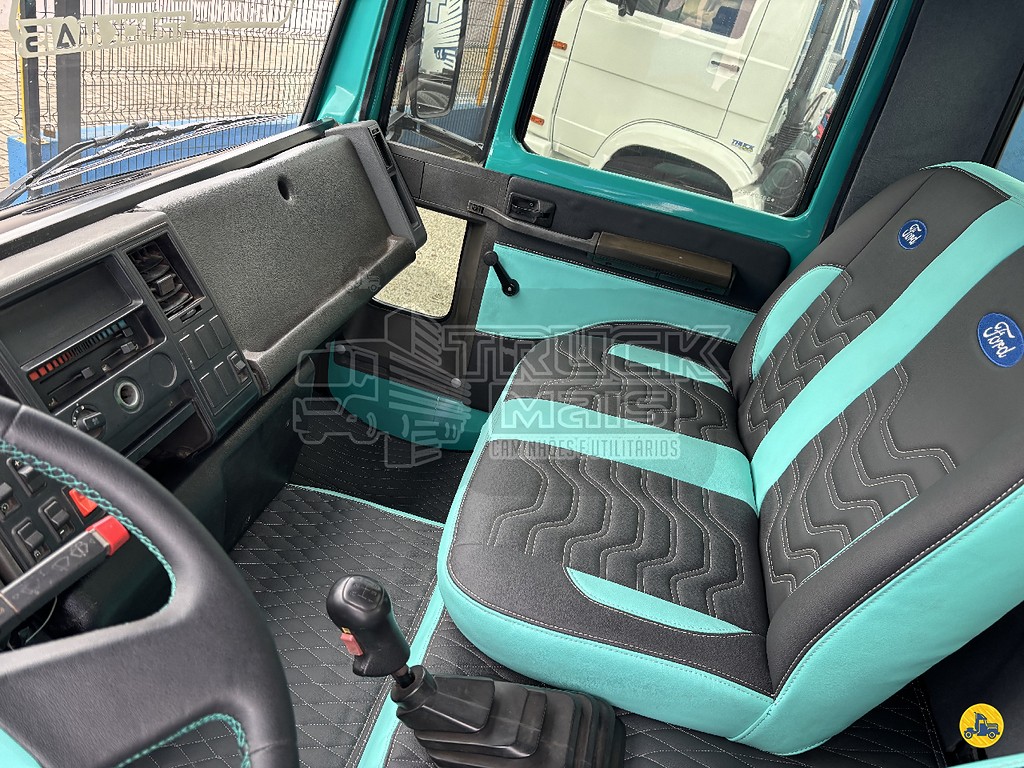 Caminhão FORD CARGO 1717 Chassis ANO 2008 de Truck Mais Caminhões no Paraná