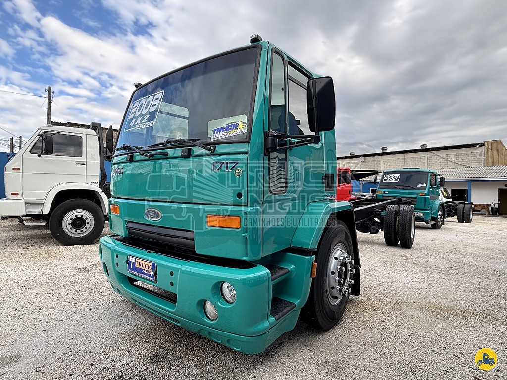 Caminhão FORD CARGO 1717 Chassis ANO 2008 de Truck Mais Caminhões no Paraná