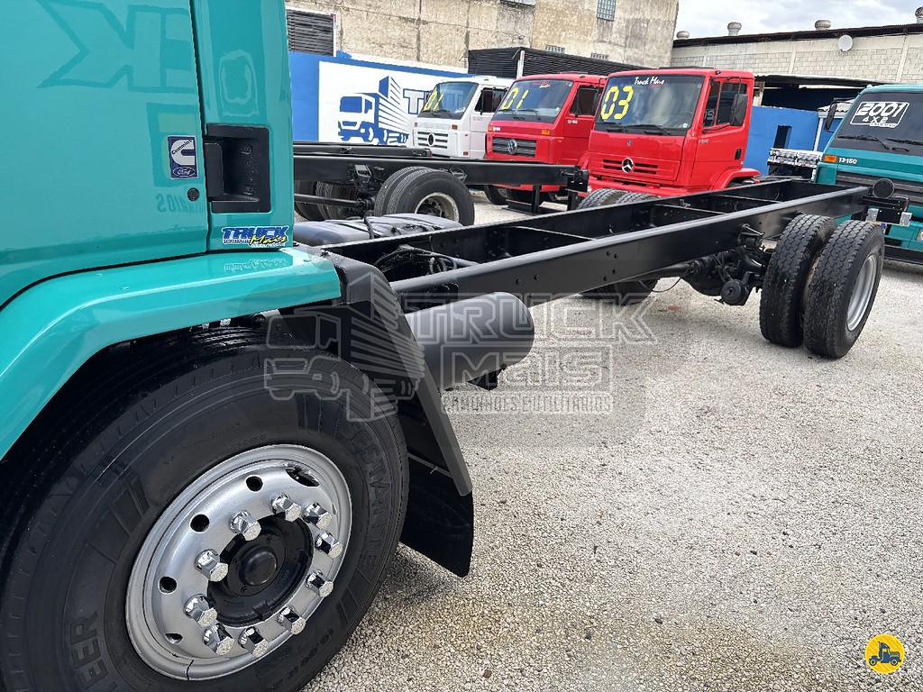 Caminhão FORD CARGO 1717 Chassis ANO 2008 de Truck Mais Caminhões no Paraná