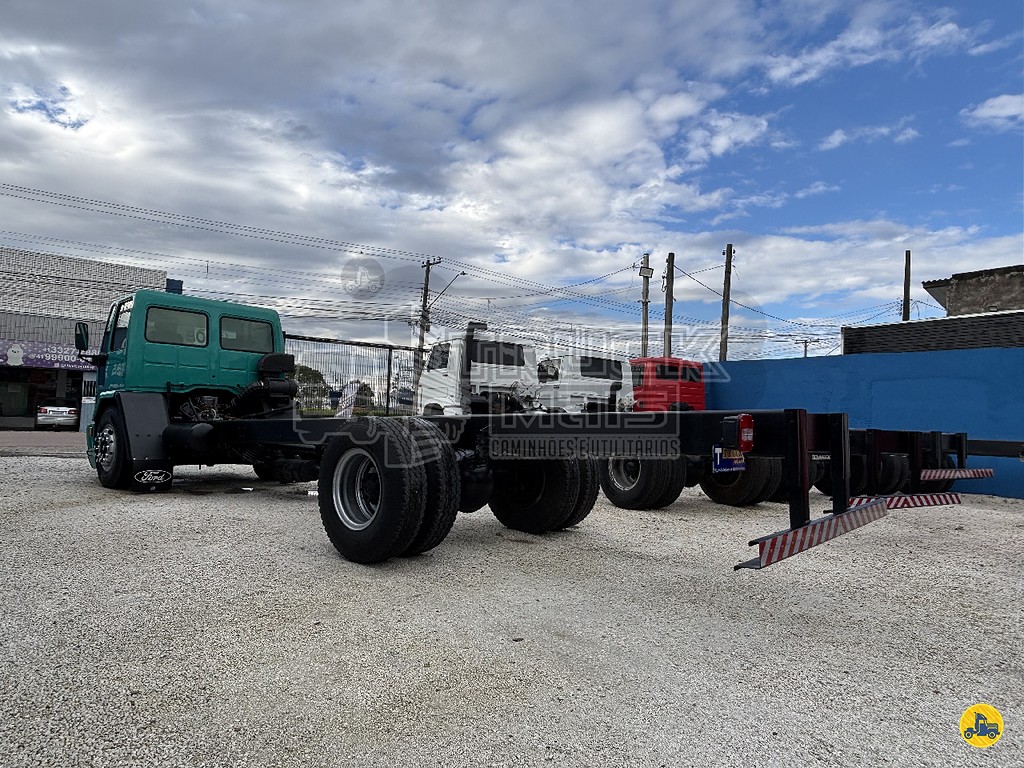 Caminhão FORD CARGO 1717 Chassis ANO 2008 de Truck Mais Caminhões no Paraná