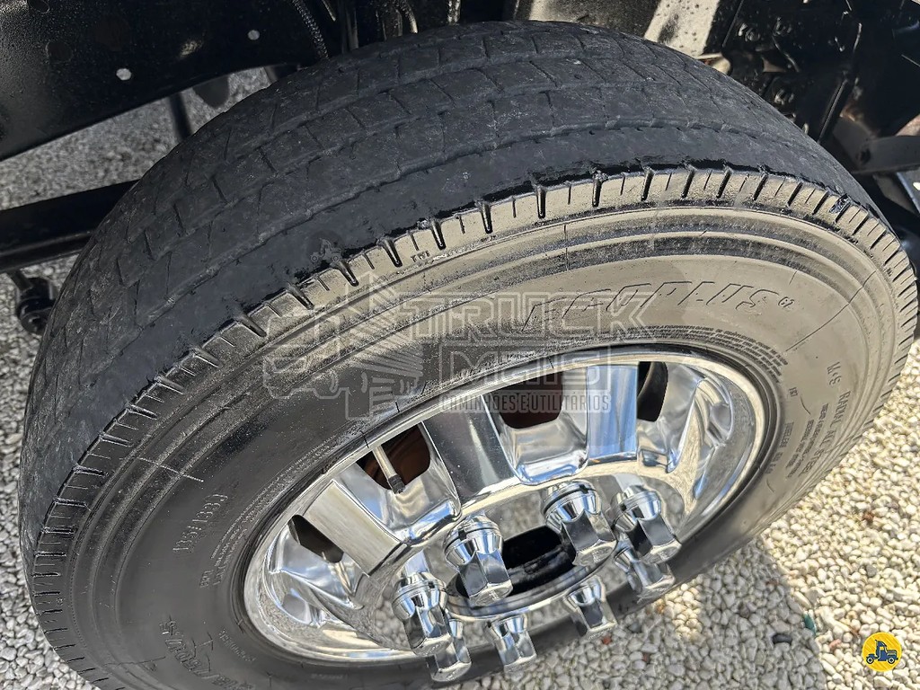Caminhão FORD F-4000 Carga Seca ANO 2019 de Truck Mais Caminhões no Paraná