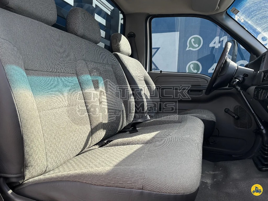 Caminhão FORD F-4000 Carga Seca ANO 2019 de Truck Mais Caminhões no Paraná