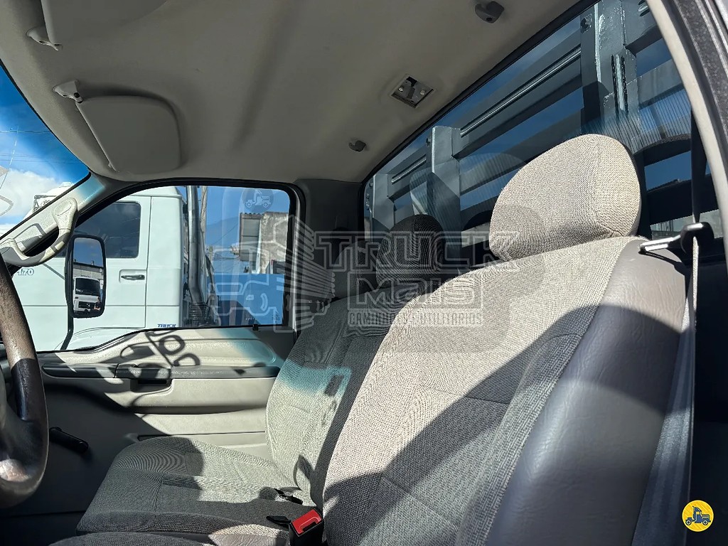 Caminhão FORD F-4000 Carga Seca ANO 2019 de Truck Mais Caminhões no Paraná