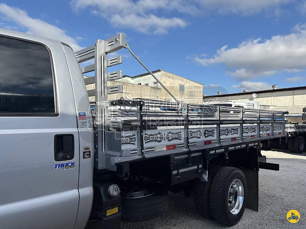 Caminhão FORD F-4000 Carga Seca ANO 2019 de Truck Mais Caminhões no Paraná