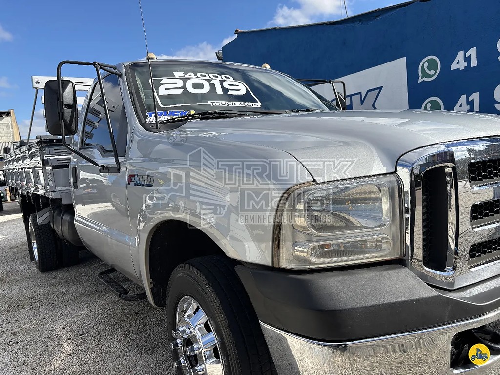 Caminhão FORD F-4000 Carga Seca ANO 2019 de Truck Mais Caminhões no Paraná