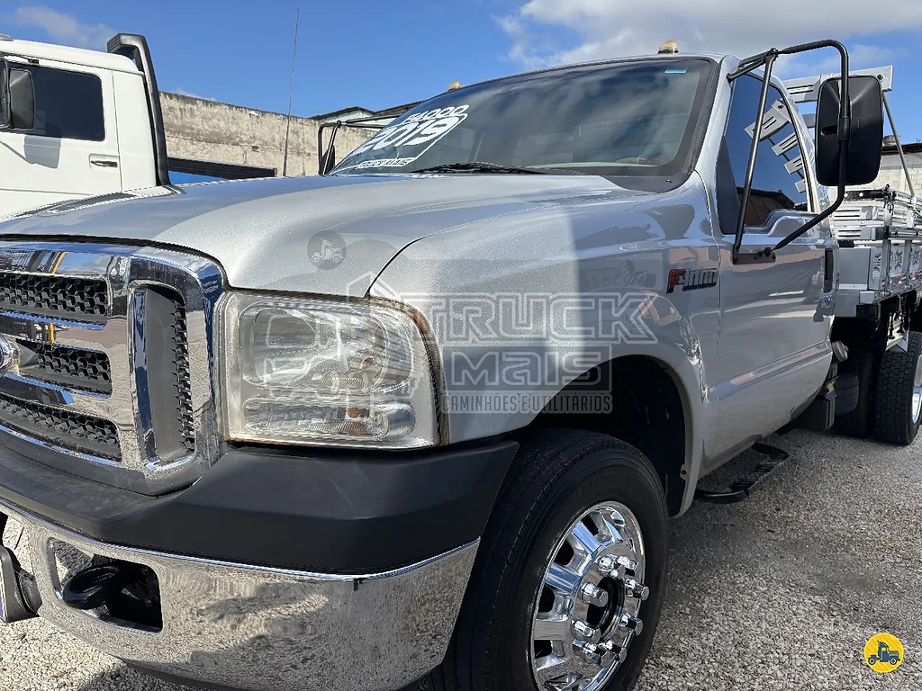 Caminhão FORD F-4000 Carga Seca ANO 2019 de Truck Mais Caminhões no Paraná