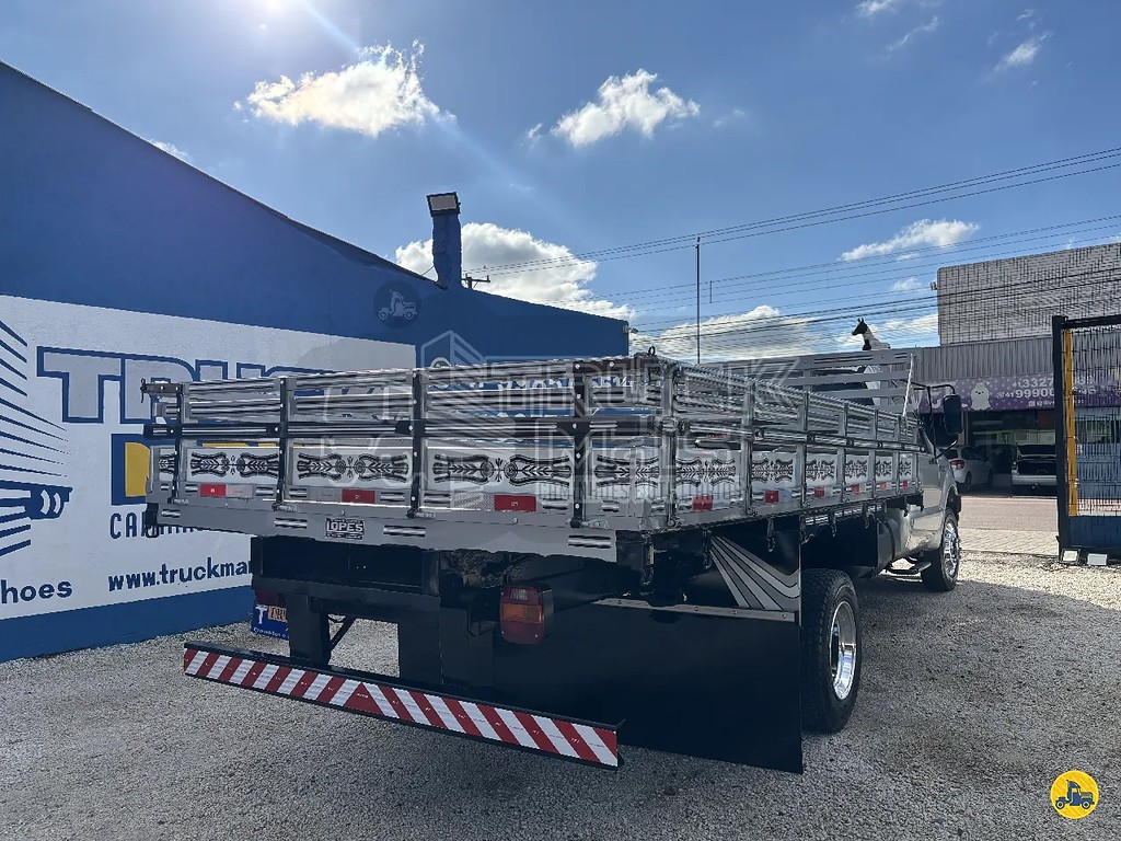 Caminhão FORD F-4000 Carga Seca ANO 2019 de Truck Mais Caminhões no Paraná
