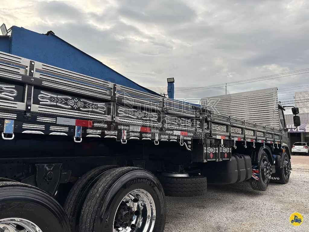 Caminhão VOLVO VM 330 Carga Seca ANO 2022 de Truck Mais Caminhões no Paraná
