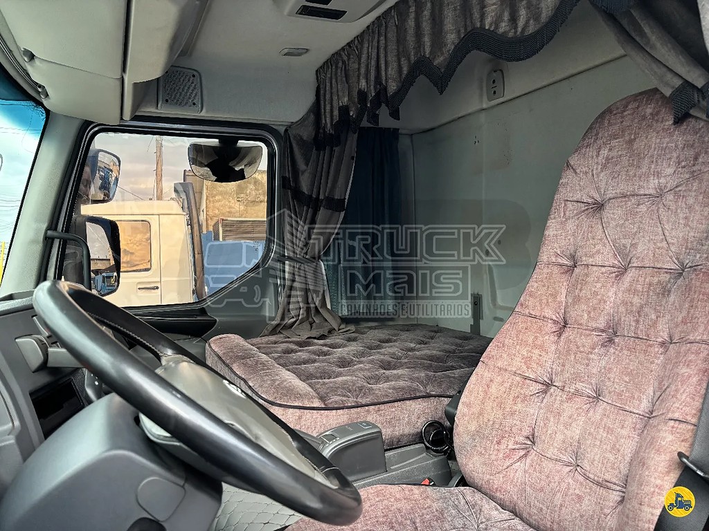Caminhão VOLVO VM 330 Carga Seca ANO 2022 de Truck Mais Caminhões no Paraná