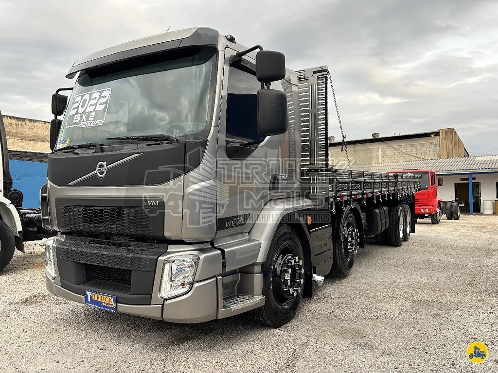 Caminhão VOLVO VM 330 Carga Seca ANO 2022 de Truck Mais Caminhões no Paraná