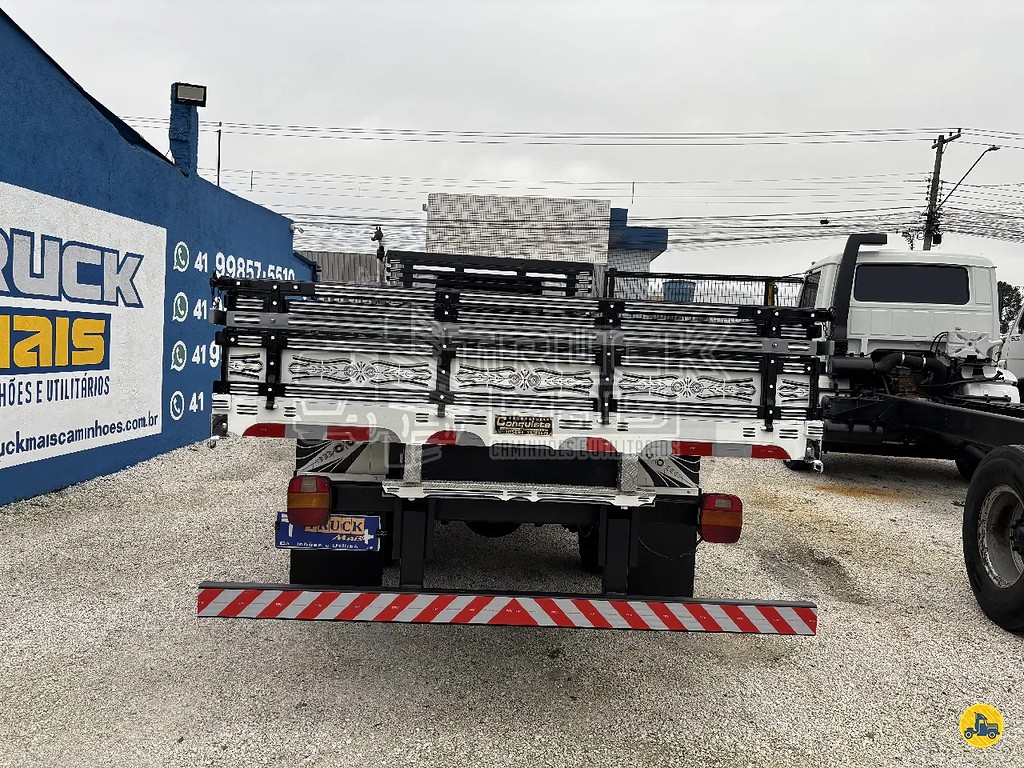 Caminhão VOLKSWAGEN VW 8150 Carroceria ANO 2012 de Truck Mais Caminhões no Paraná