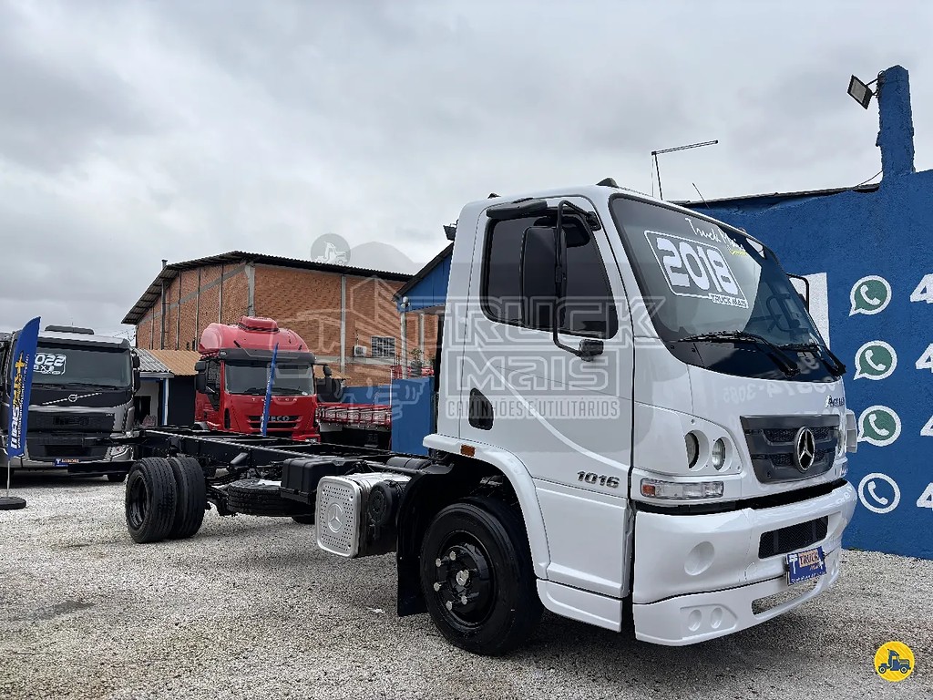 Caminhão MERCEDES BENZ MB 1016 Chassis ANO 2018 de Truck Mais Caminhões no Paraná