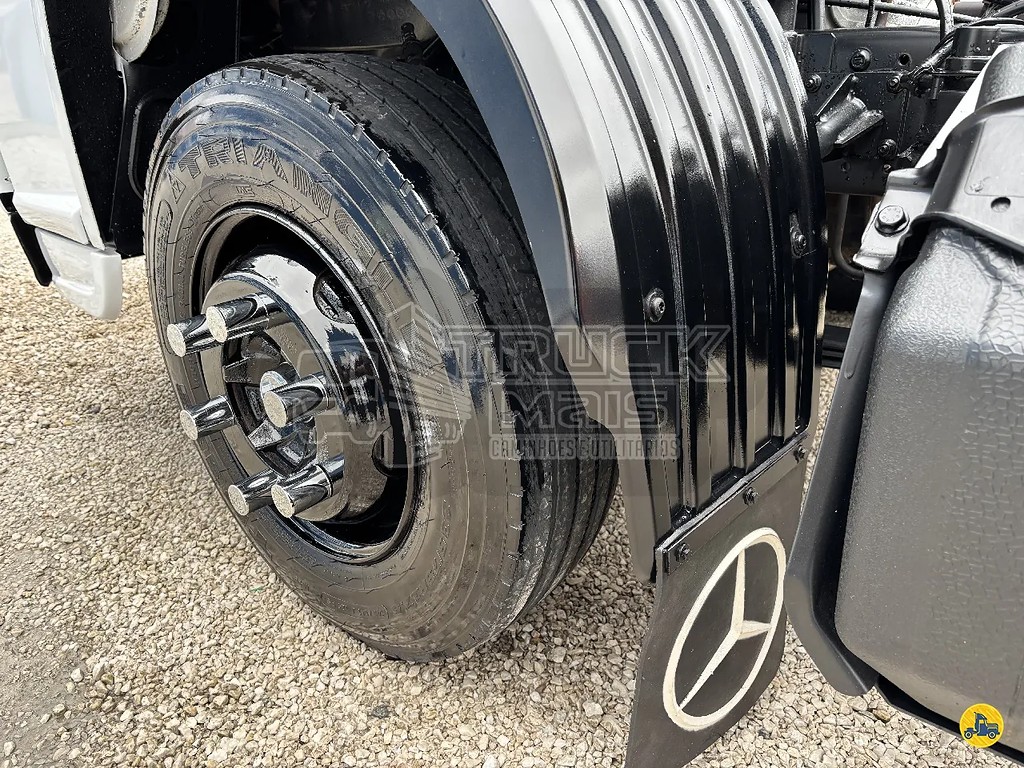 Caminhão MERCEDES BENZ MB 1016 Chassis ANO 2018 de Truck Mais Caminhões no Paraná