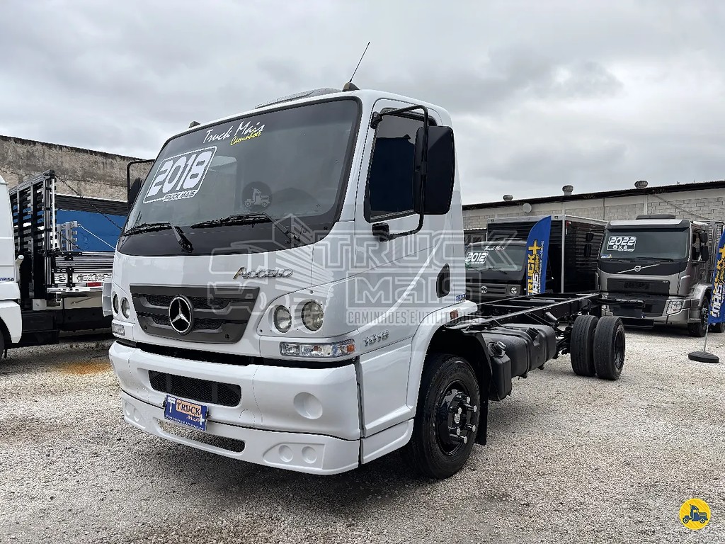 Caminhão MERCEDES BENZ MB 1016 Chassis ANO 2018 de Truck Mais Caminhões no Paraná