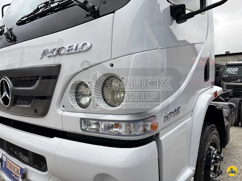 Caminhão MERCEDES BENZ MB 1016 Chassis ANO 2018 de Truck Mais Caminhões no Paraná