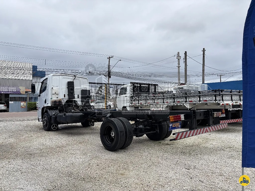 Caminhão MERCEDES BENZ MB 1016 Chassis ANO 2018 de Truck Mais Caminhões no Paraná