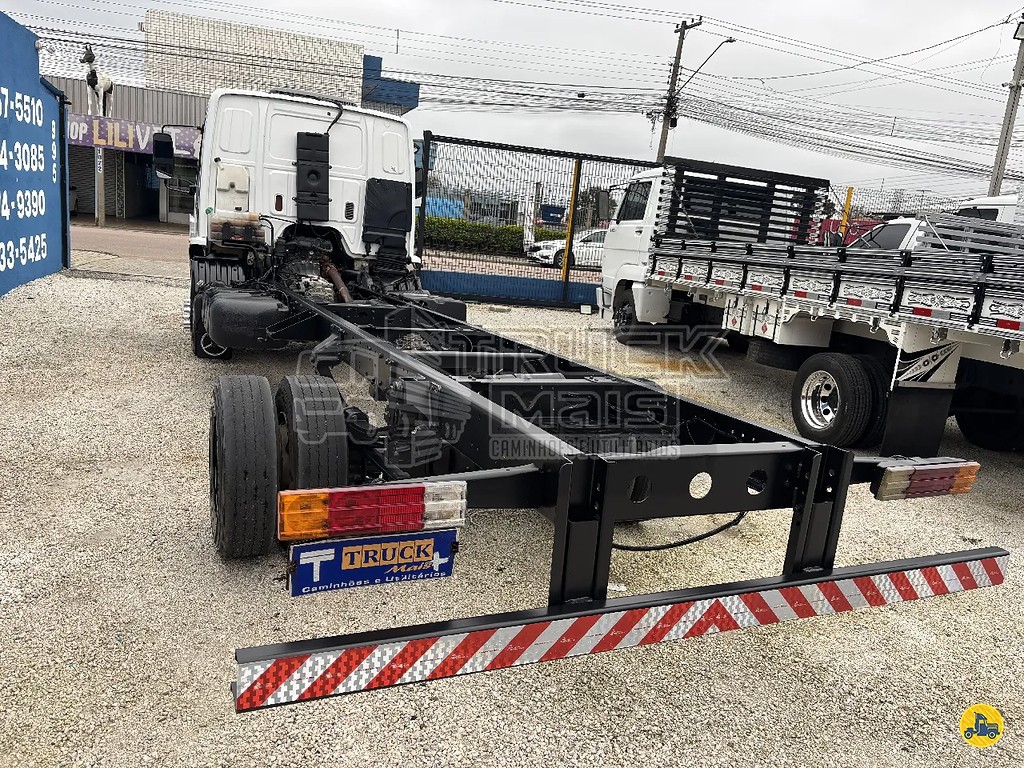 Caminhão MERCEDES BENZ MB 1016 Chassis ANO 2018 de Truck Mais Caminhões no Paraná