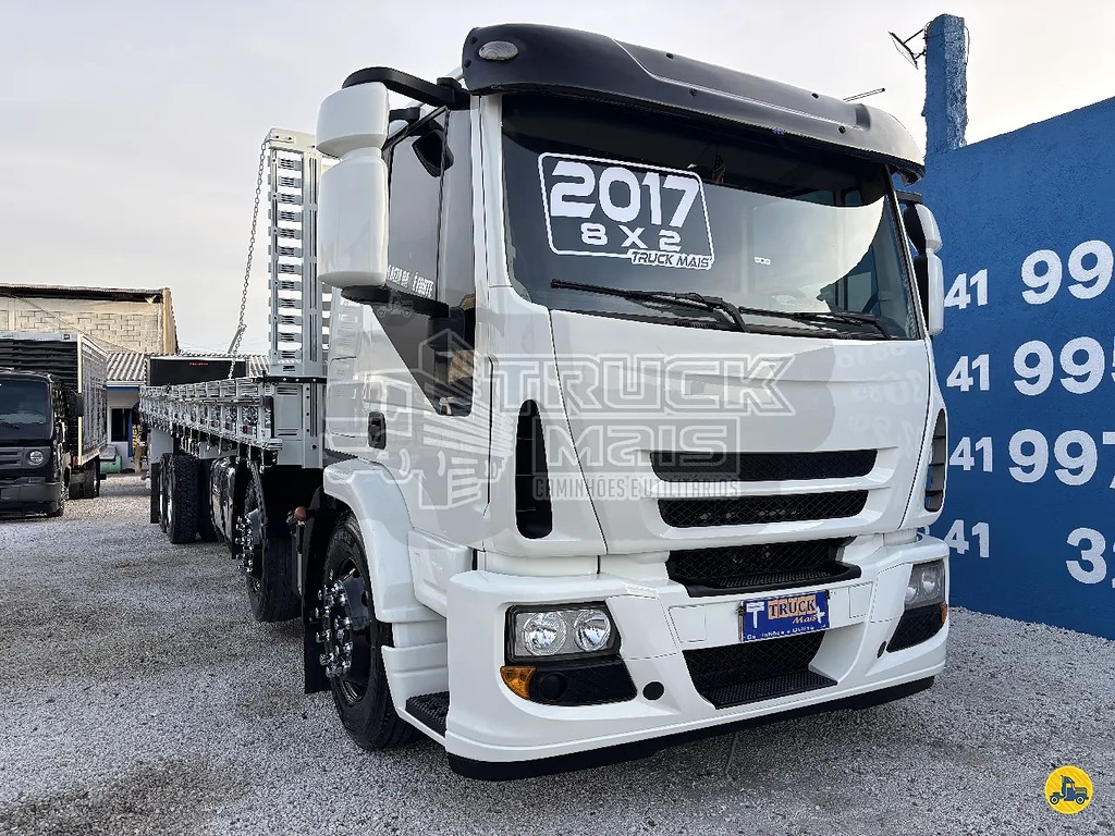 Caminhão IVECO TECTOR 240E30 Carga Seca ANO 2017 de Truck Mais Caminhões no Paraná