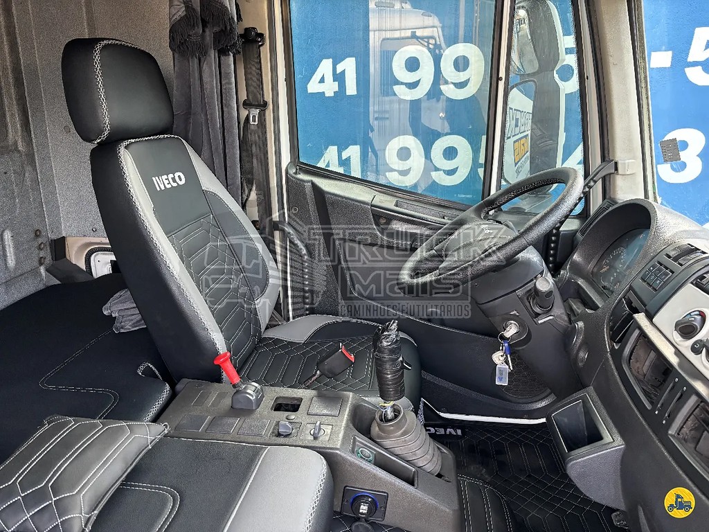 Caminhão IVECO TECTOR 240E30 Carga Seca ANO 2017 de Truck Mais Caminhões no Paraná
